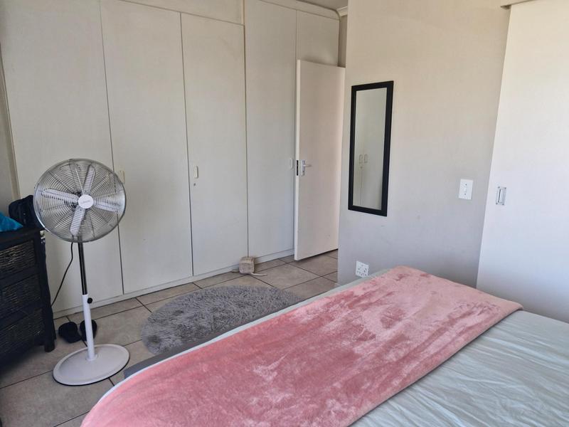 2 Bedroom Property for Sale in Loevenstein Western Cape